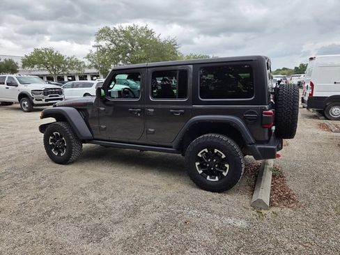 Certified 2025 Jeep Wrangler Unlimited Rubicon AWD/4WD image 5
