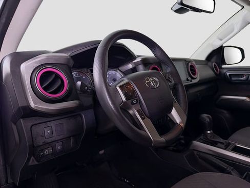 Used 2022 Toyota Tacoma SR5 image 9