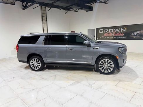 Used 2022 GMC Yukon XL Denali RWD image 6