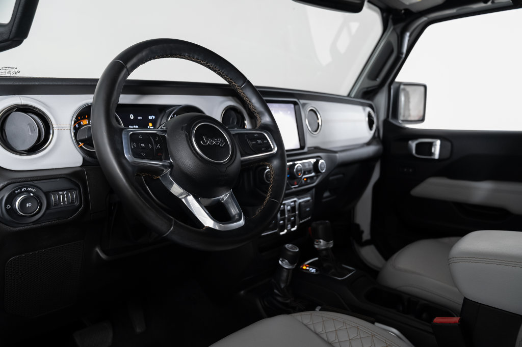 Used 2022 Jeep Wrangler Unlimited Sahara AWD/4WD image 28