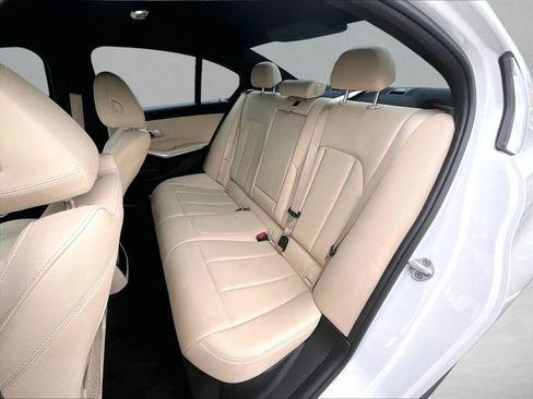 Used 2018 BMW 320i Sedan RWD image 25