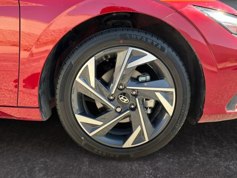 Used 2025 Hyundai Elantra Sport FWD image 9