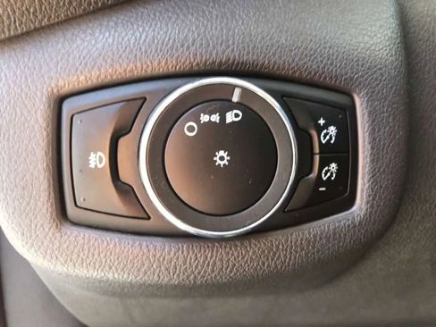 Used 2015 Ford Transit Connect XLT image 15