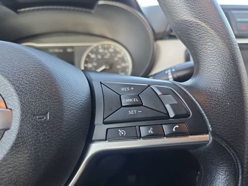 Used 2021 Nissan Versa SV image 22