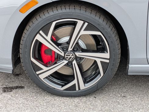 New 2026 Volkswagen GTI SE FWD image 10