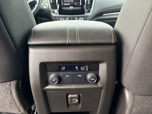 Used 2020 Chevrolet Traverse LT image 5