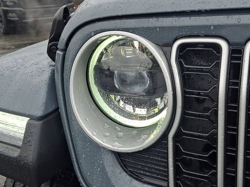 Used 2025 Jeep Wrangler Unlimited Sahara image 30