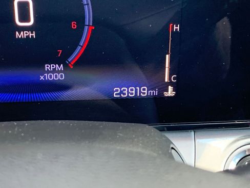 Used 2025 Chevrolet Trax LT image 36