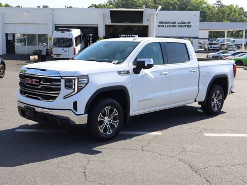 Used 2025 GMC Sierra 1500 SLT AWD/4WD image 5