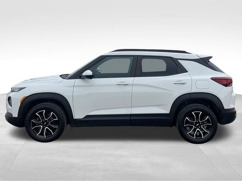 Used 2023 Chevrolet TrailBlazer ACTIV image 2