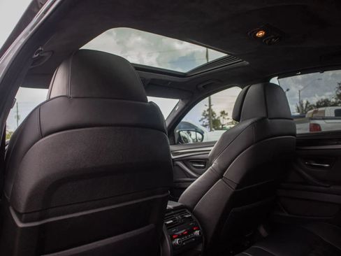 Used 2013 BMW M5 RWD image 28