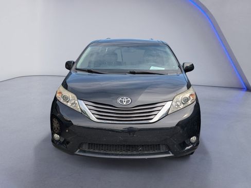 Used 2015 Toyota Sienna XLE FWD image 3