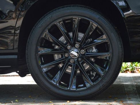 Used 2026 Cadillac Escalade Platinum Sport w/ LPO, ONYX Package AWD/4WD image 9