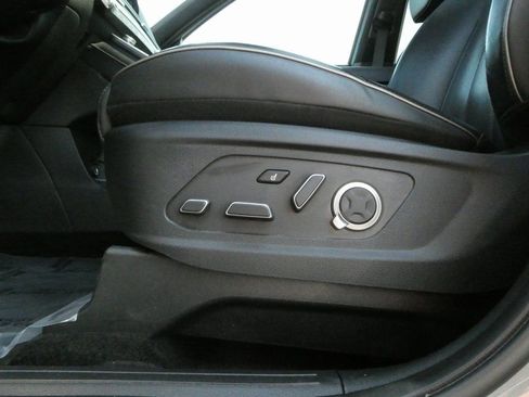 Used 2024 Hyundai Palisade Calligraphy image 9