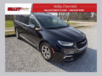 Used 2023 Chrysler Pacifica Limited video 1