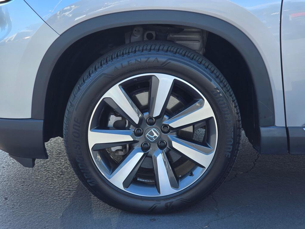 Certified 2025 Honda Pilot Touring image 17