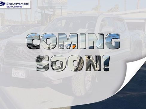 Used 2020 Toyota Tacoma TRD Off-Road w/ TRD Premium Off Road Package image 3