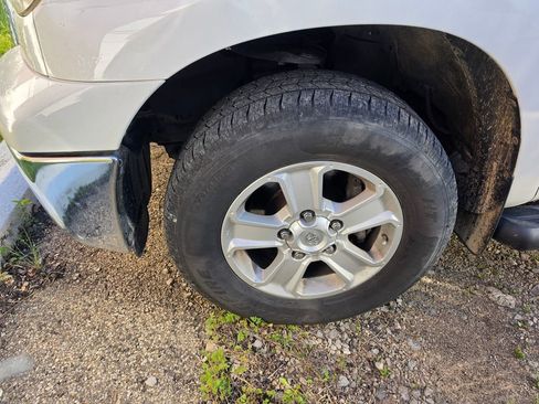 Used 2012 Toyota Tundra 4x4 Double Cab w/ Tow Pkg image 3