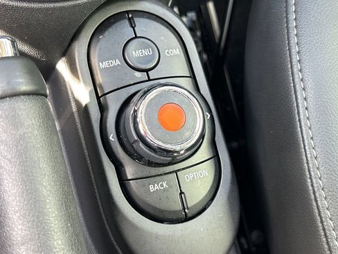 Used 2020 MINI Cooper 2-Door Hardtop image 23