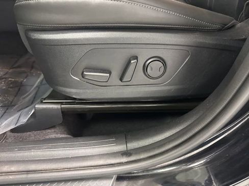 Used 2024 Kia Sorento S image 16