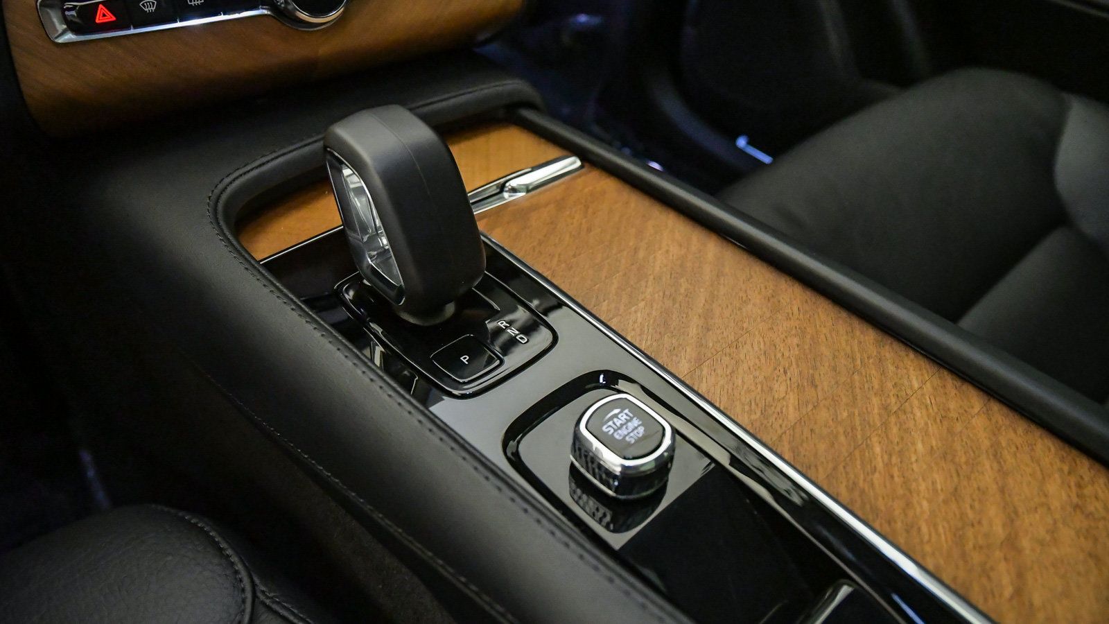 Certified 2023 Volvo XC90 B6 Plus w/ Protection Package Premier AWD/4WD image 21