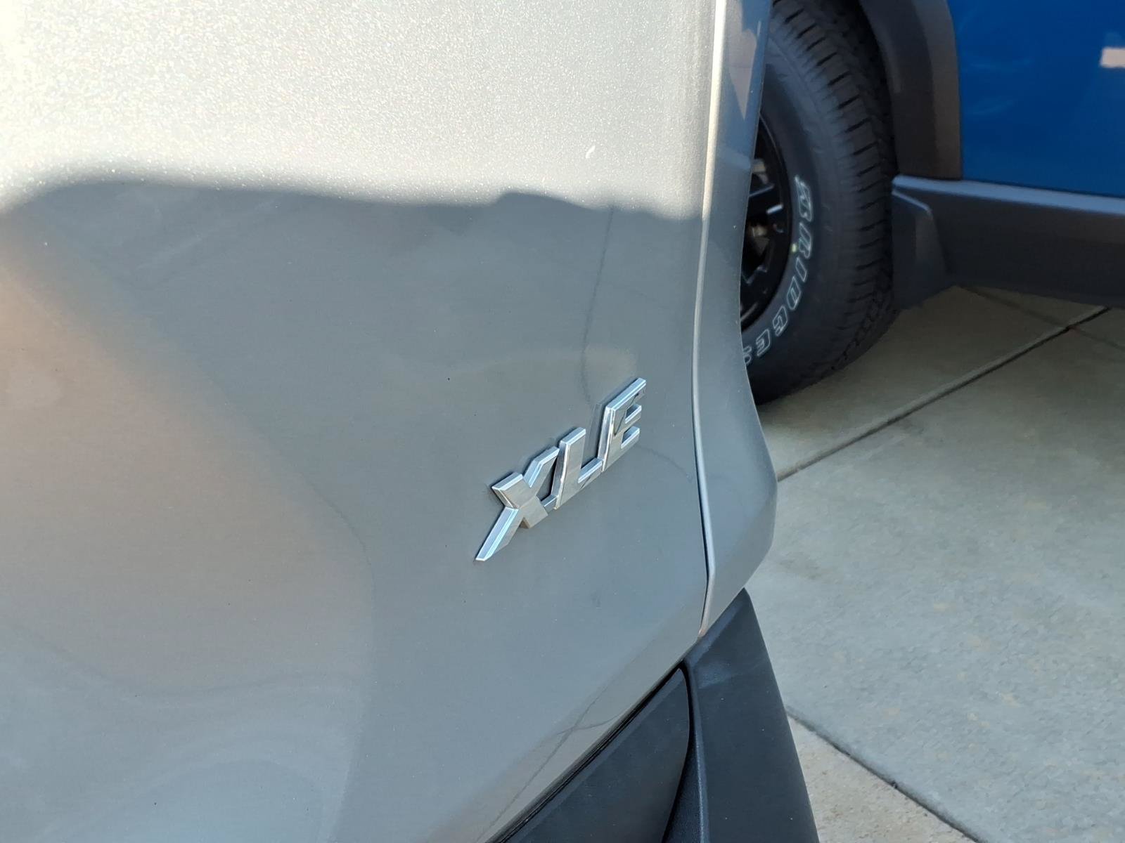 Used 2022 Toyota RAV4 XLE w/ Convenience Package FWD image 30