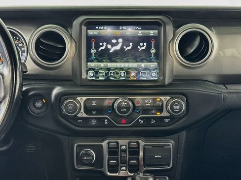 Used 2021 Jeep Wrangler Unlimited Sahara AWD/4WD image 16