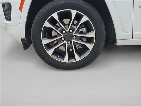 Used 2023 Jeep Grand Cherokee L Overland AWD/4WD image 23