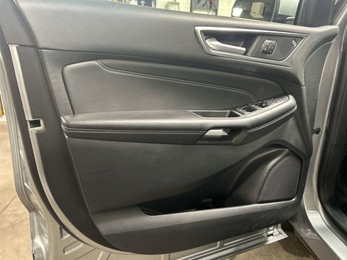 Used 2024 Ford Edge Titanium image 24