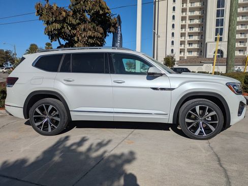 New 2026 Volkswagen Atlas SEL Premium R-Line AWD/4WD image 3