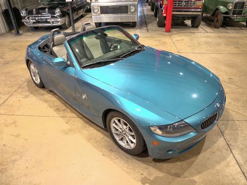 Used 2005 BMW Z4 2.5i image 14
