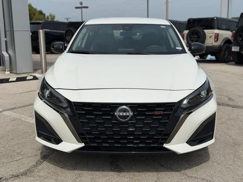 Used 2024 Nissan Altima 2.5 SR FWD image 2