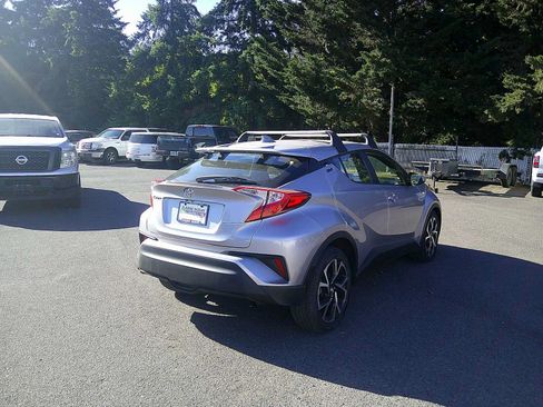 Used 2019 Toyota C-HR XLE FWD image 5
