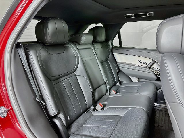 Used 2025 Land Rover Range Rover Sport SE AWD/4WD image 26