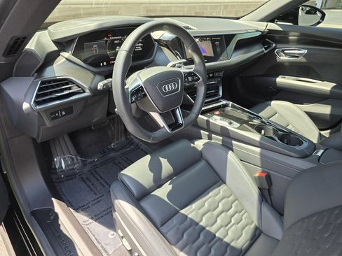 Used 2023 Audi e-tron GT Premium Plus w/ Performance Package image 40