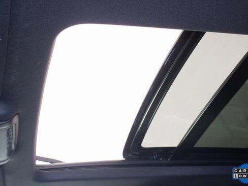 Used 2025 Cadillac XT6 Premium Luxury image 22