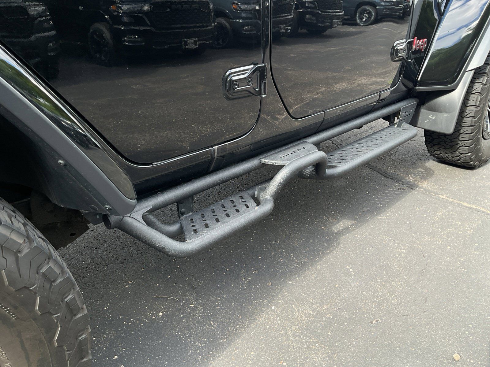 Used 2024 Jeep Wrangler Unlimited Rubicon AWD/4WD image 33