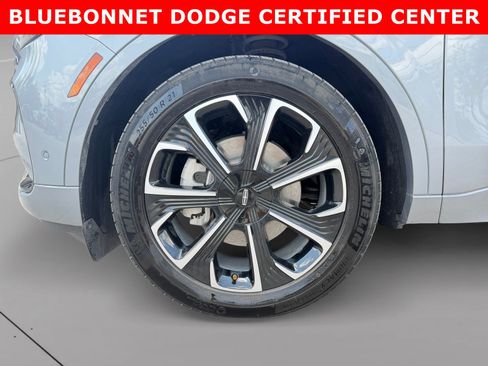 Used 2024 Lincoln Nautilus Reserve w/ Equipment Group 202A AWD/4WD image 9