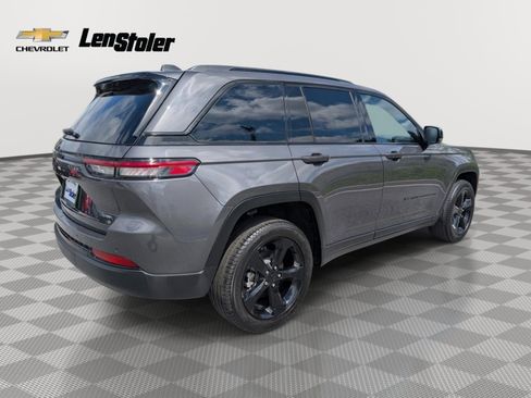 Used 2024 Jeep Grand Cherokee Limited w/ Black Appearance Package AWD/4WD image 5