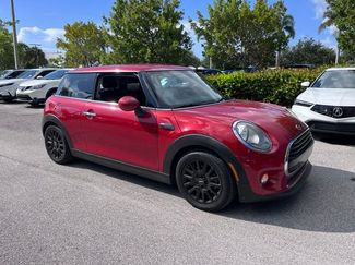 Used 2018 MINI Cooper 2-Door Hardtop FWD video 1