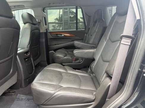 Used 2016 Cadillac Escalade Premium AWD/4WD image 10