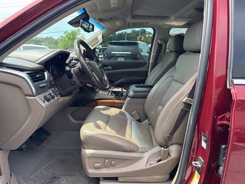 Used 2019 Chevrolet Tahoe Premier AWD/4WD image 13