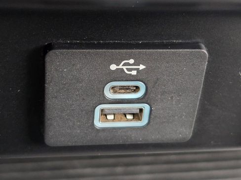 Used 2023 Ford F350 XLT image 9