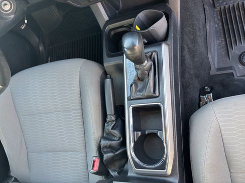 Used 2018 Toyota Tacoma SR5 image 29