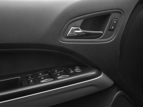 Used 2018 Chevrolet Colorado LT AWD/4WD image 23