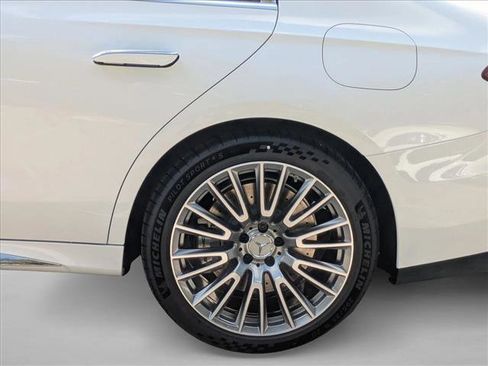 New 2026 Mercedes-Benz E 53 AMG e 4MATIC Sedan image 9