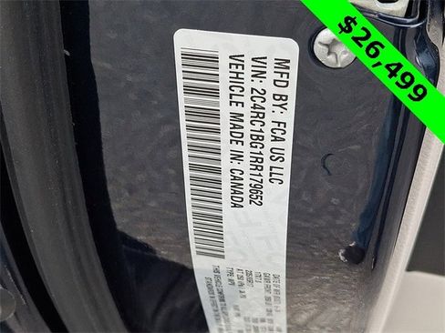 Certified 2024 Chrysler Pacifica Touring-L image 30