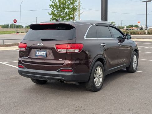 Used 2016 Kia Sorento LX image 3