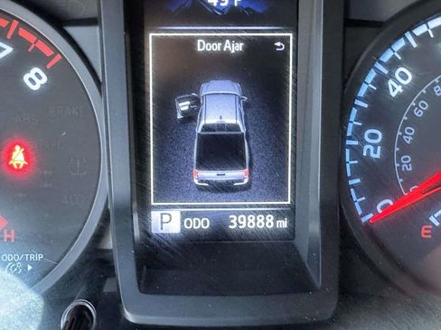 Used 2023 Toyota Tacoma SR AWD/4WD image 13