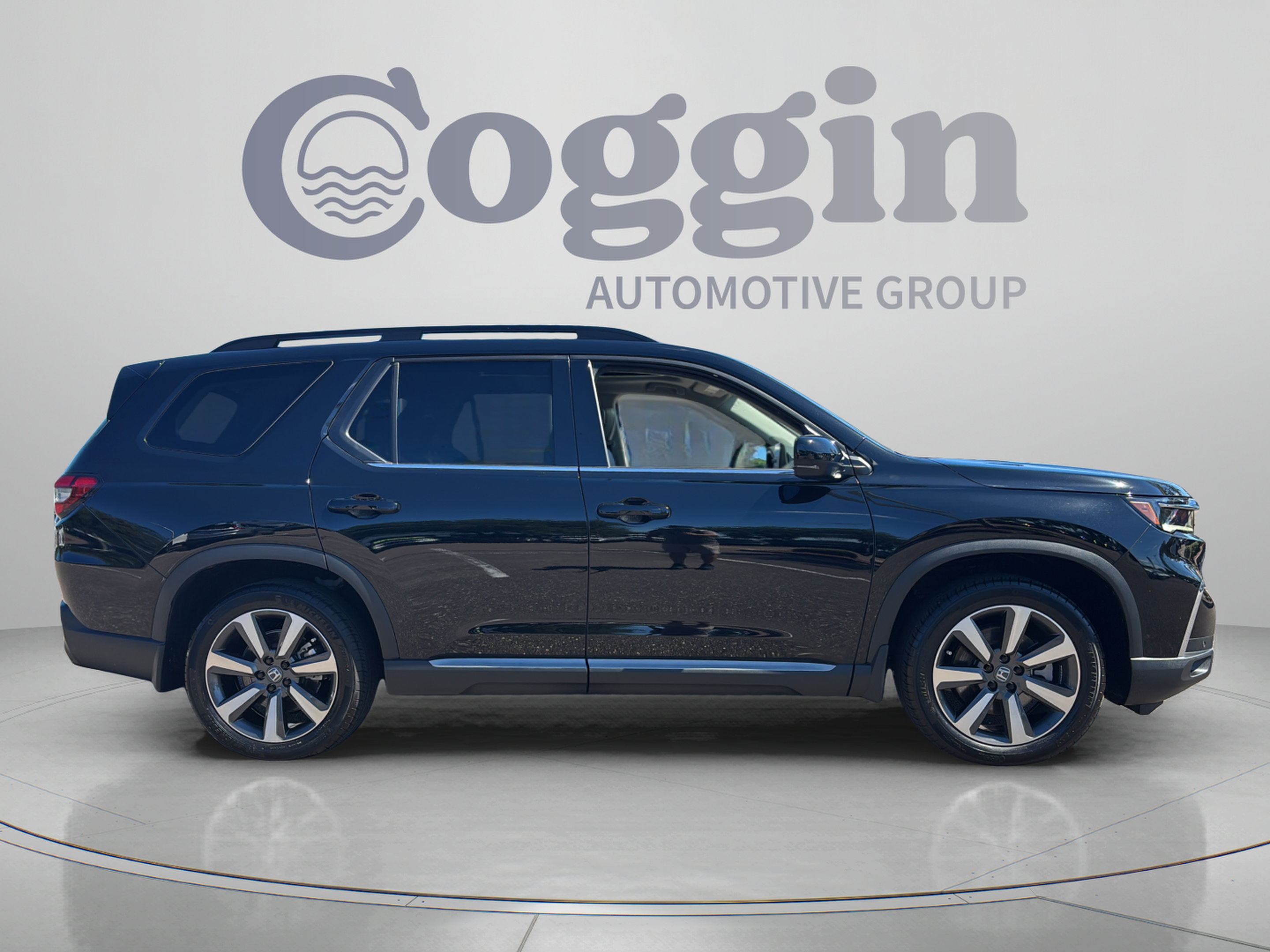 Certified 2025 Honda Pilot Touring image 18
